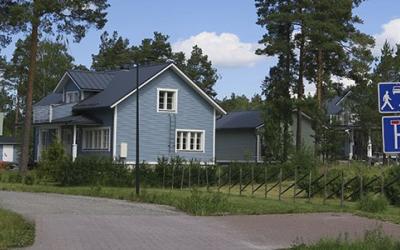 Omakotitaloja Hiun alueella