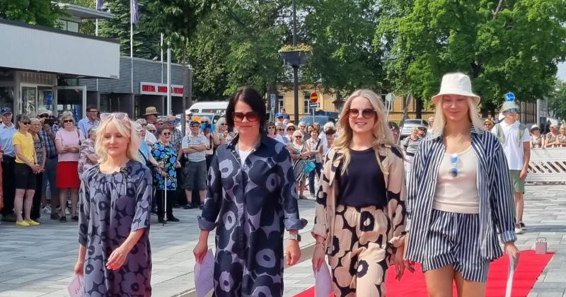 Kuva menneestä muotinäytöksestä