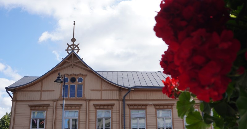 Uudenkaupungin pääkirjasto ulkoa